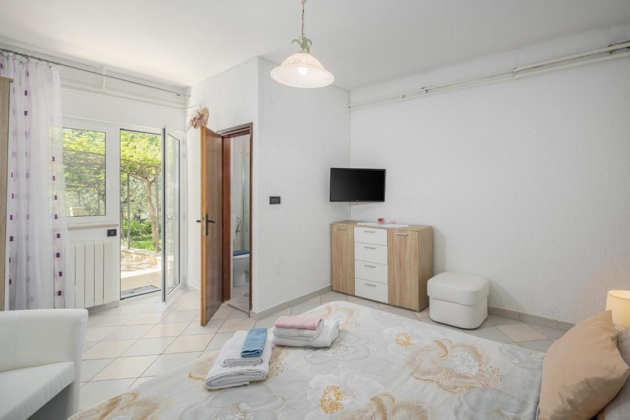 Apartment Kazalac Green Oasis Porec Ngoại thất bức ảnh